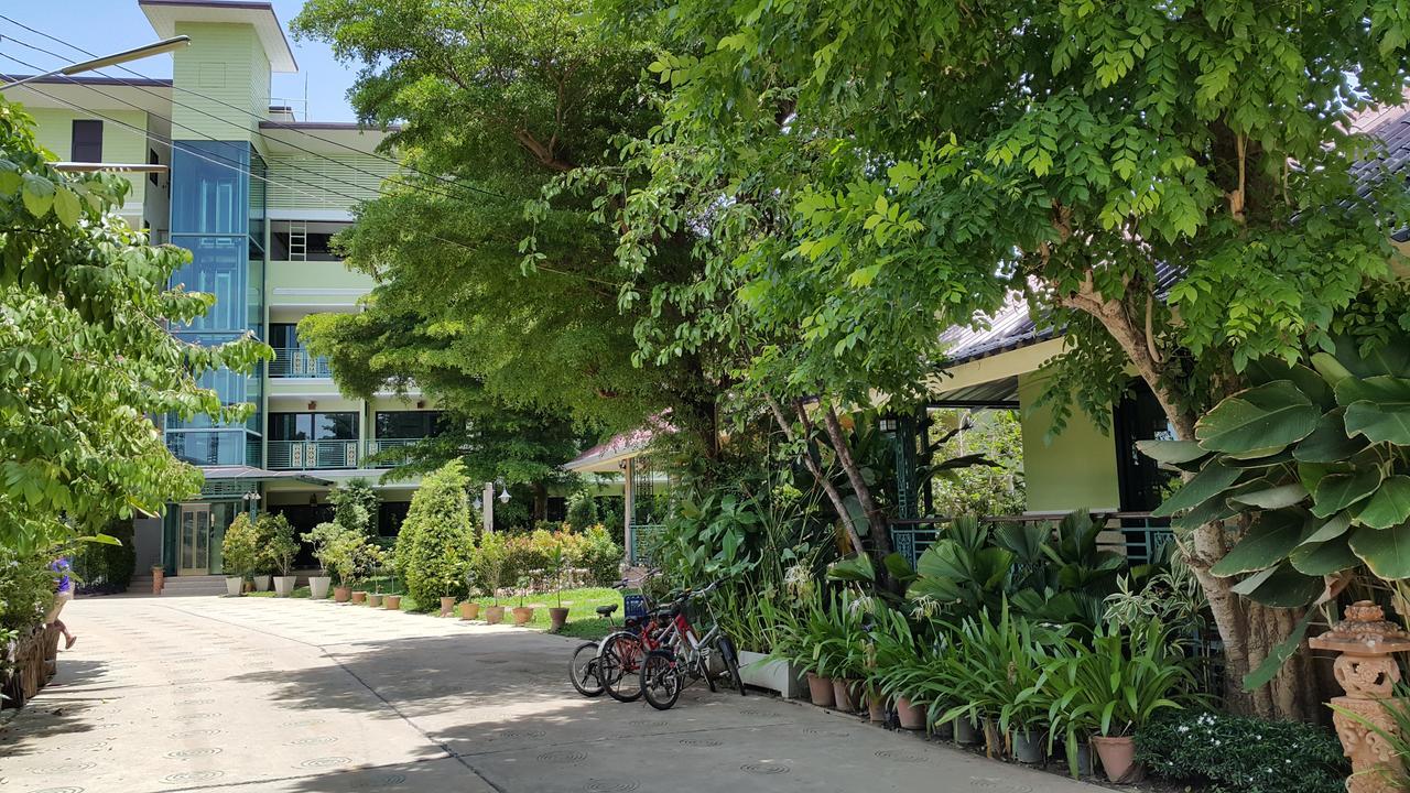 Garden Corner Resort & Hotel بيتسانولوك المظهر الخارجي الصورة