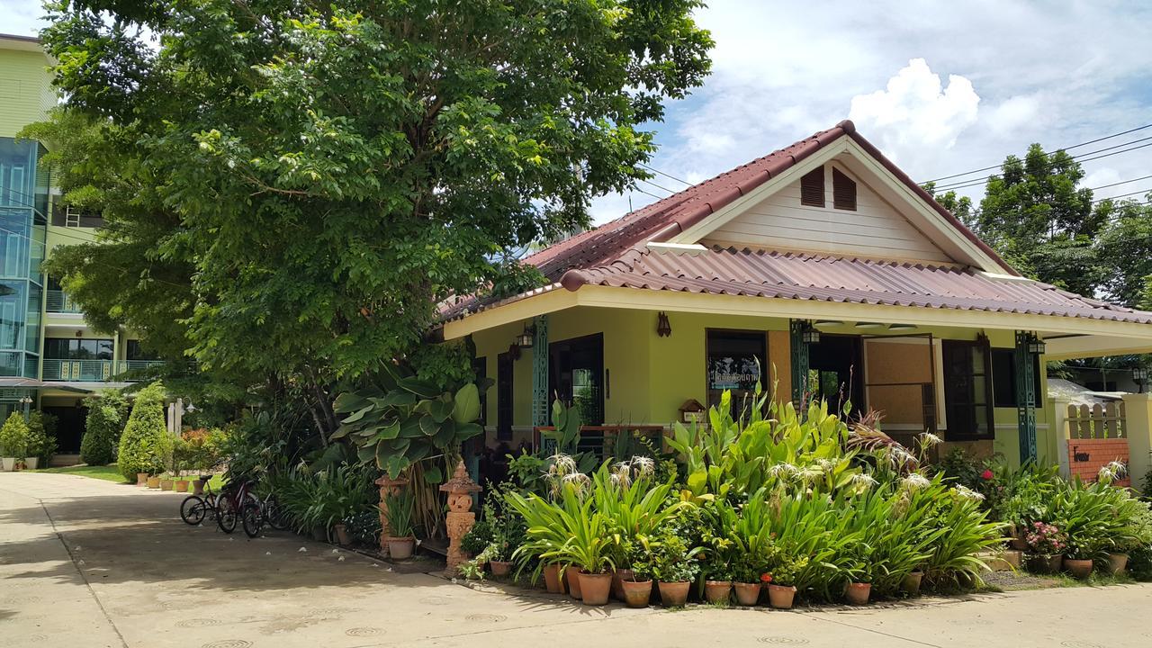 Garden Corner Resort & Hotel بيتسانولوك المظهر الخارجي الصورة