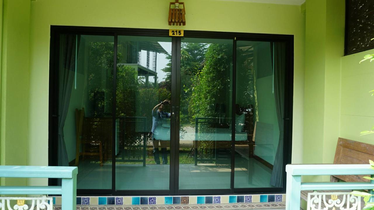Garden Corner Resort & Hotel بيتسانولوك المظهر الخارجي الصورة